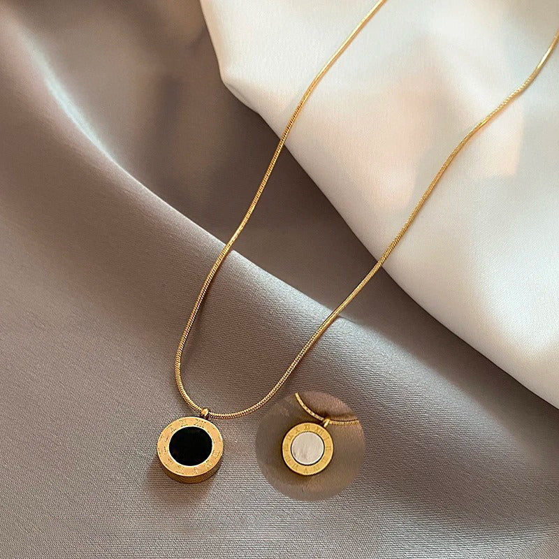 Halsketten mit Anhänger aus Edelstahl mit römischen Ziffern