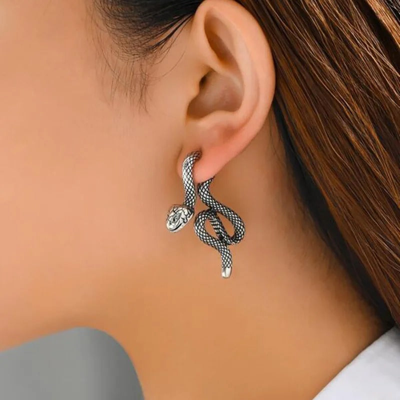 Carmiora - Zeitlose Gothic-Ohrstecker