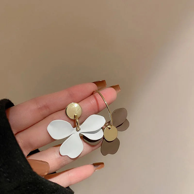 Statement-Ohrring-Kollektion mit Frühlingsblumenmotiv