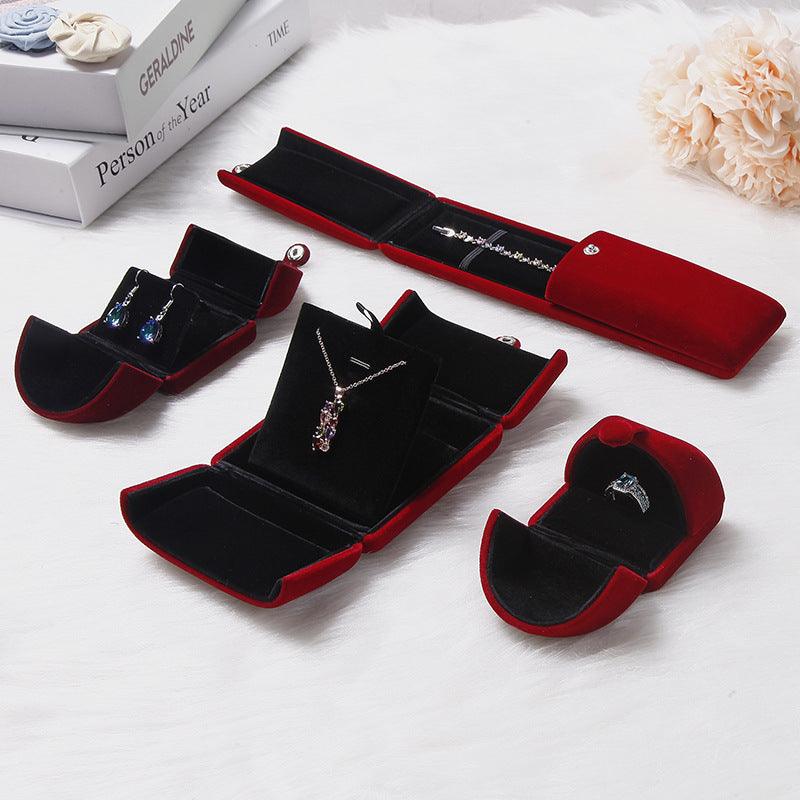 Schmuckschatulle aus Samt