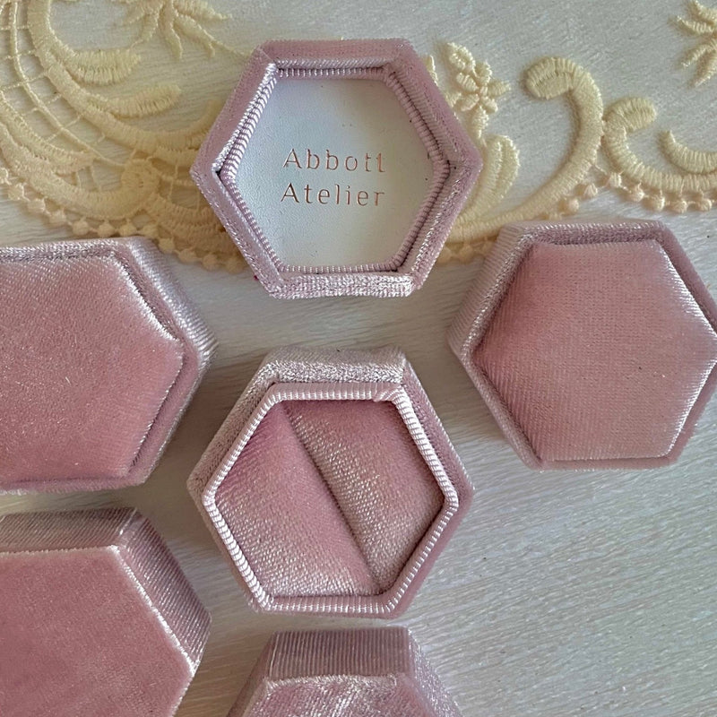Ringschatulle aus rosa Samt