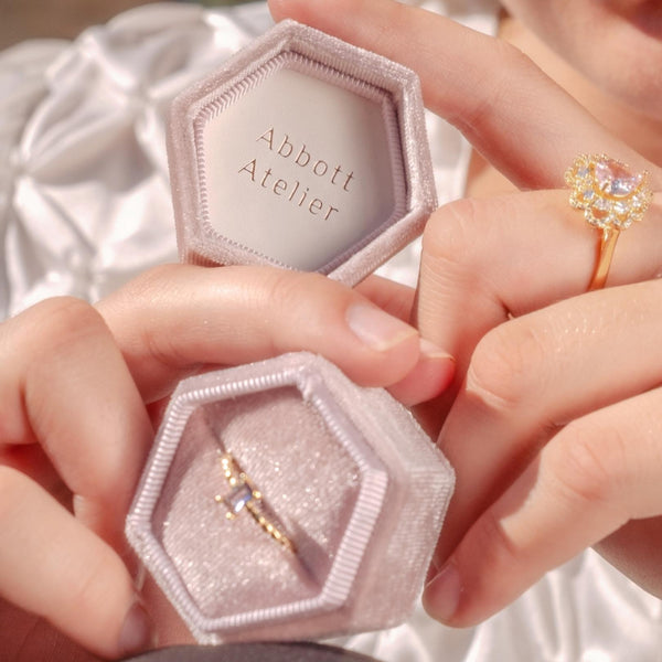 Ringschatulle aus rosa Samt