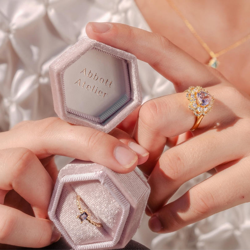 Ringschatulle aus rosa Samt