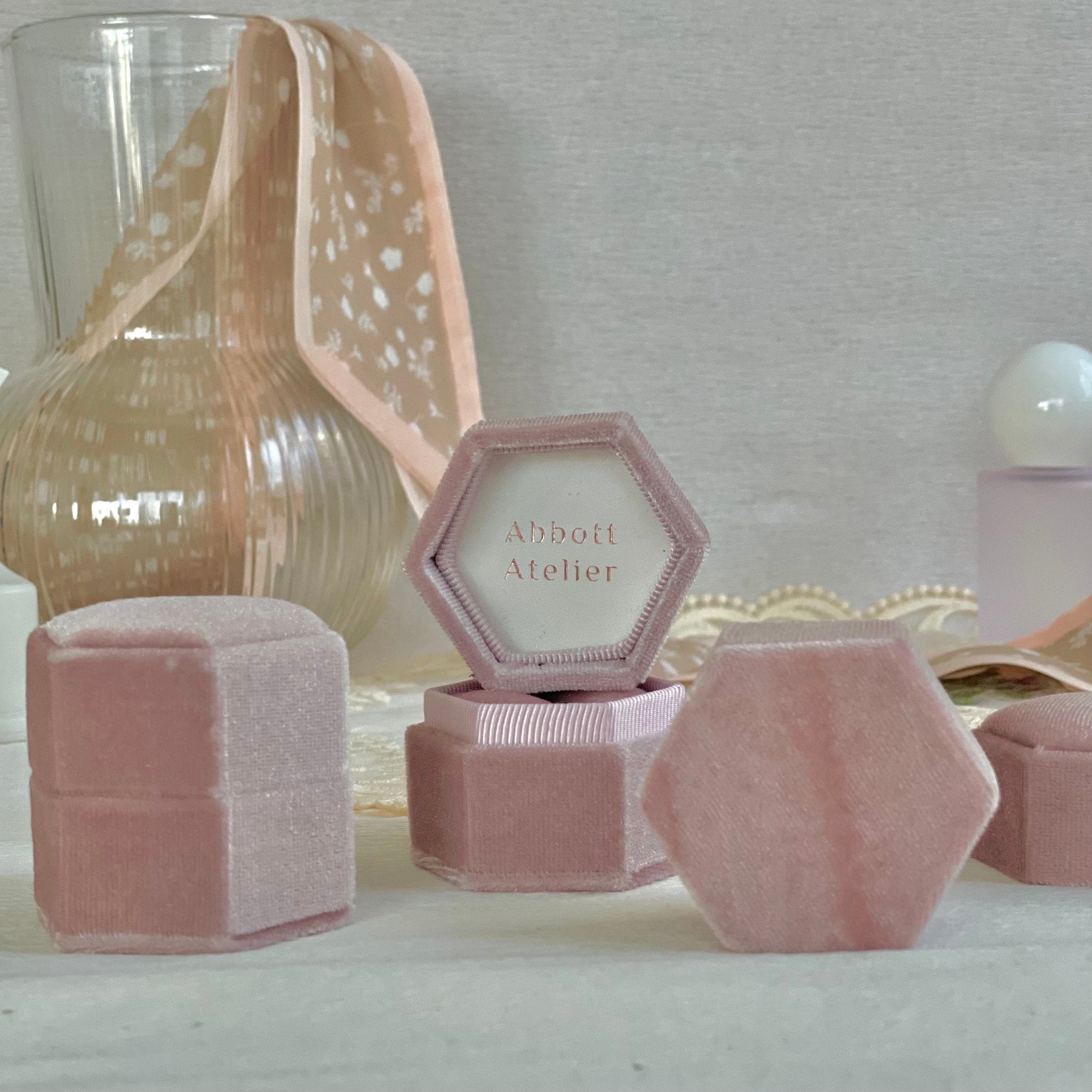 Ringschatulle aus rosa Samt