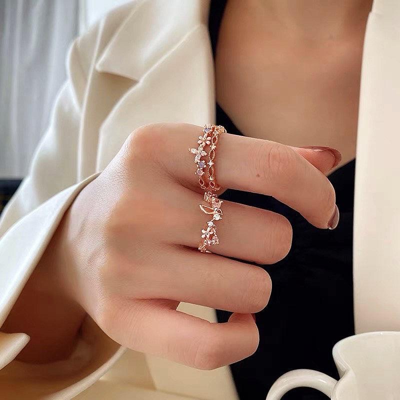 Weißer Blumen-Schmetterlingsring - Vivian