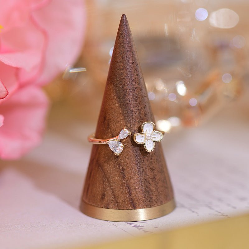 Weißer Blumenring (massives Silber)