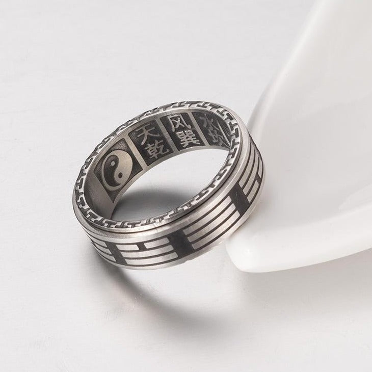 Yin-Yang-Titan-Spinnerring