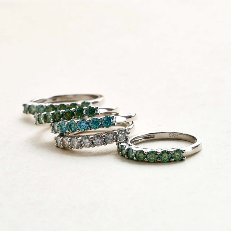 Luxus Ewigkeitsring für Frauen, Verlobung und Hochzeit, 0,7 Karat D Farbe VVS1 EX Runder Moissanit-Ring aus 925er Sterlingsilber