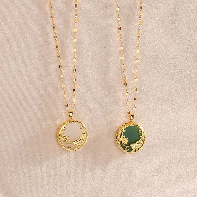 Chavri Halskette mit Anhänger aus natürlichem Jade, Koi-Fisch, Lotus, Glück