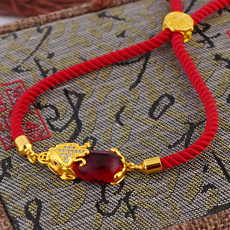 Chavri Wealth Attractor Rotes Achat-Pixiu-Armband mit roter Schnur