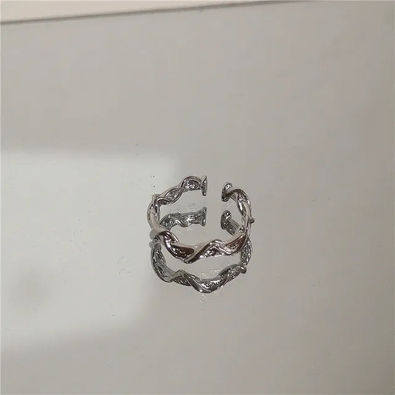 Punk Harajuku Goth Thorns Schwarz Silber Farbe Unregelmäßiges Herz Kreuz Offener Ring für Frauen Männer Liebhaber Vintage 90er Jahre Y2K Grunge Schmuck