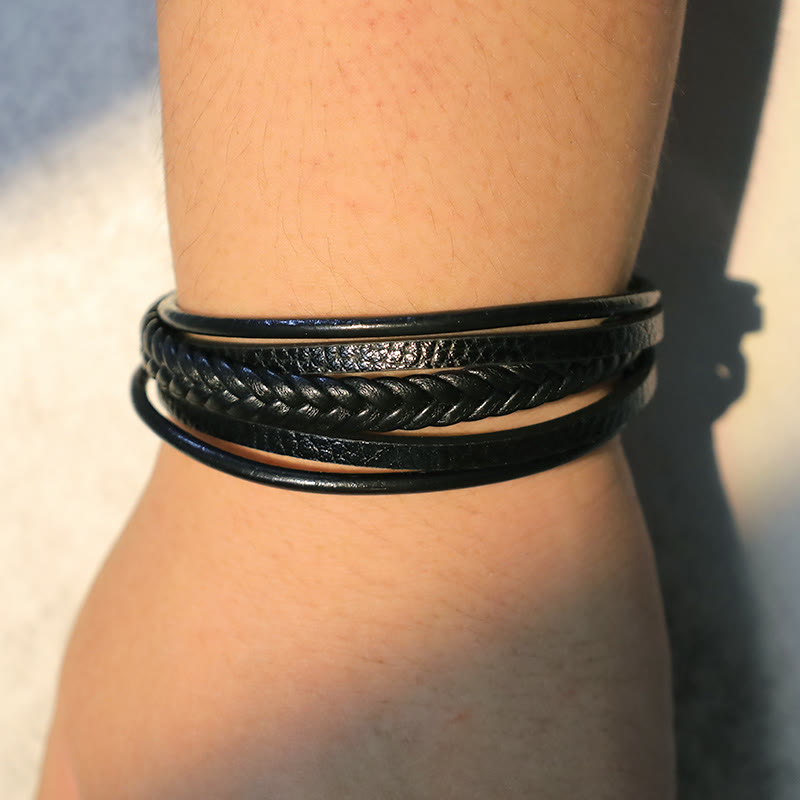 Chavri natürliches Lavagestein-Lederarmband mit schwarzen Onyxperlen