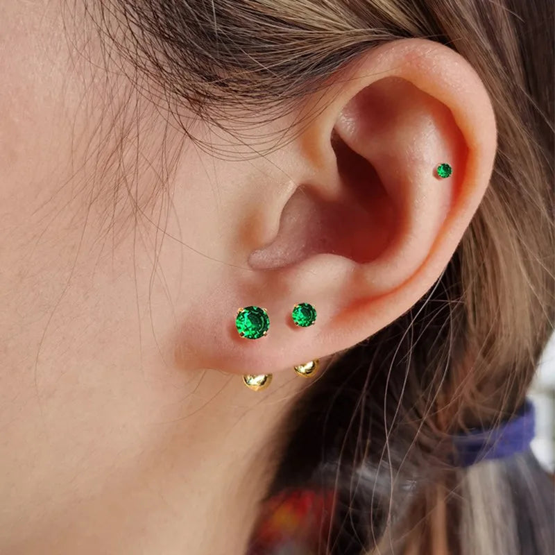 Grüne Tragus Ohrstecker - Runde kleine Ohrstecker für Piercing an der Ohrmuschel und Helix - Schmuck mit CZ Barbell Piercing Ohrringen