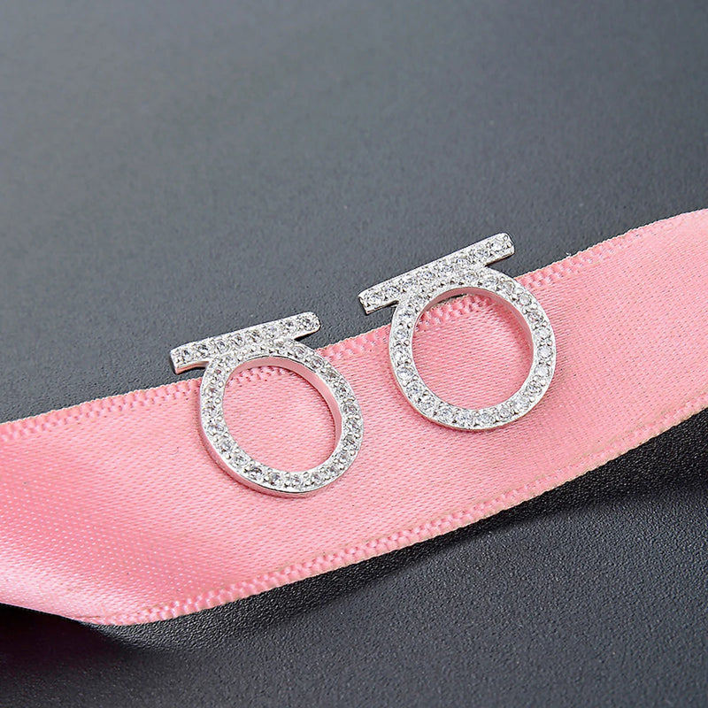 Elegante Ohrringe mit Zirkonia-Steinen und Platinüberzug für Damen