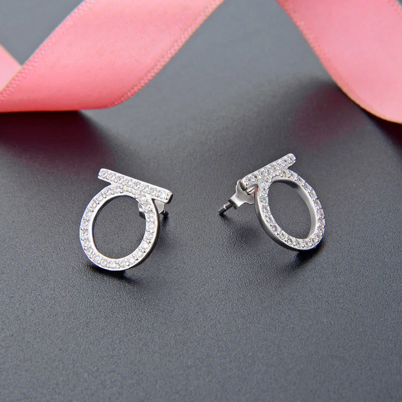 Elegante Ohrringe mit Zirkonia-Steinen und Platinüberzug für Damen