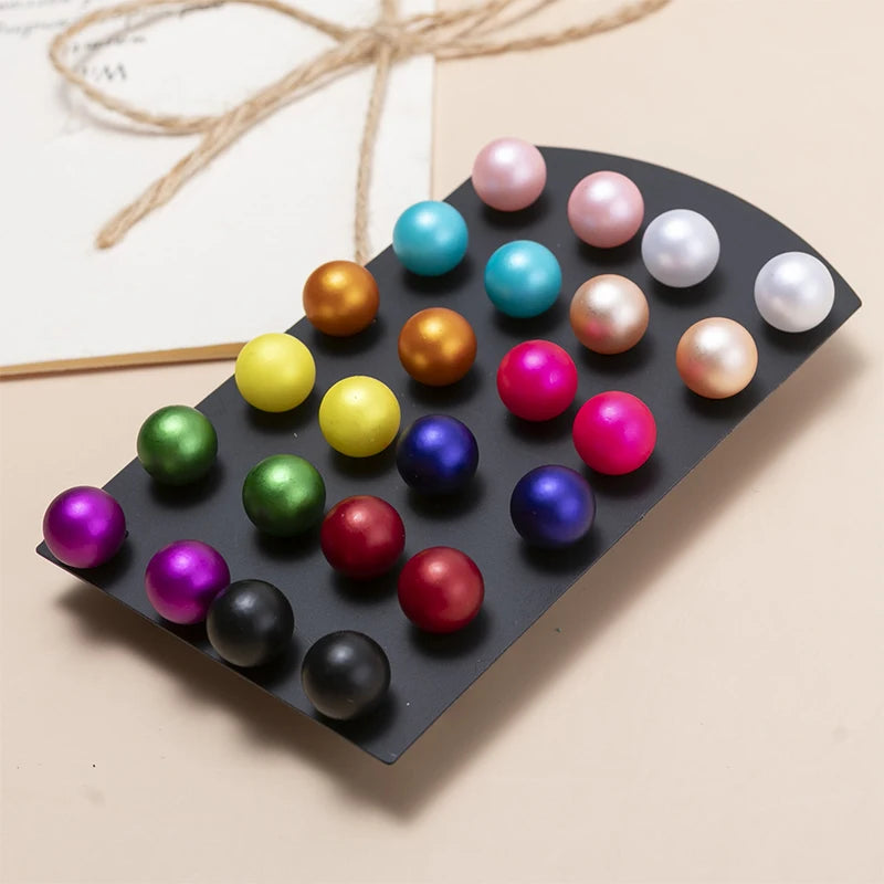 Klassisches Set mit 12 Paaren bunter Perlenohrringe für Frauen