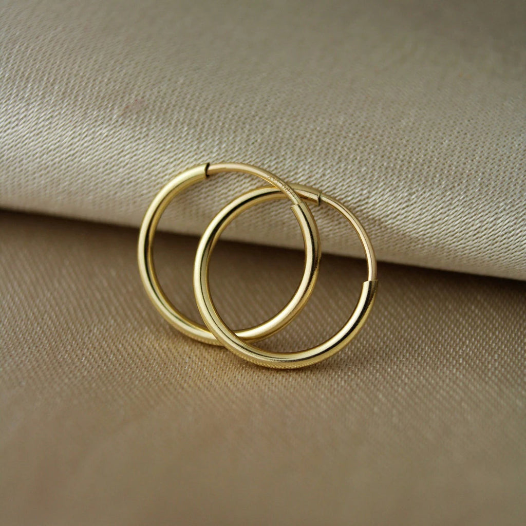 Hochwertige 14k Gold Endless Hoop Ohrringe