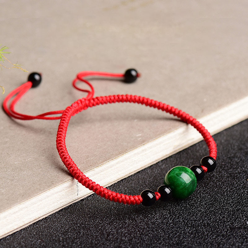 Chavri Lucky and Success Jade-Armband mit roter Schnur