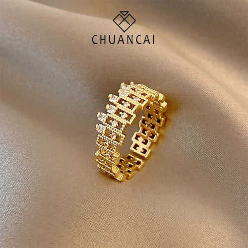18K vergoldete Messingfarbe Zirkonringe für Damen minimalistische Goldringe hohles geschnitztes Design unisex für Mode Mann Frau