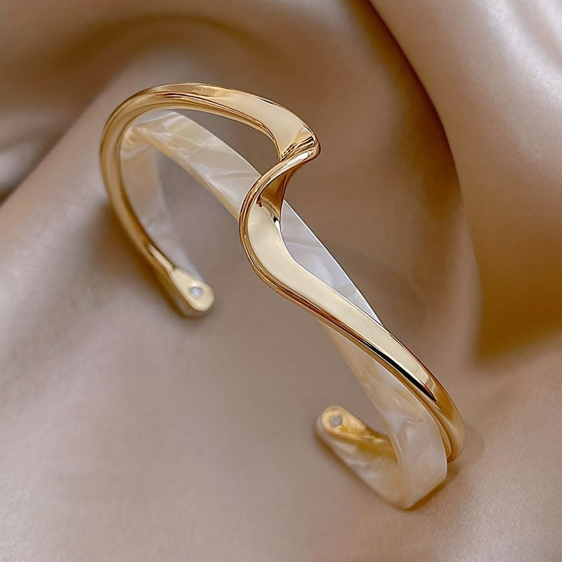 18K Gold Plattiert Victoria Wave Armreifen