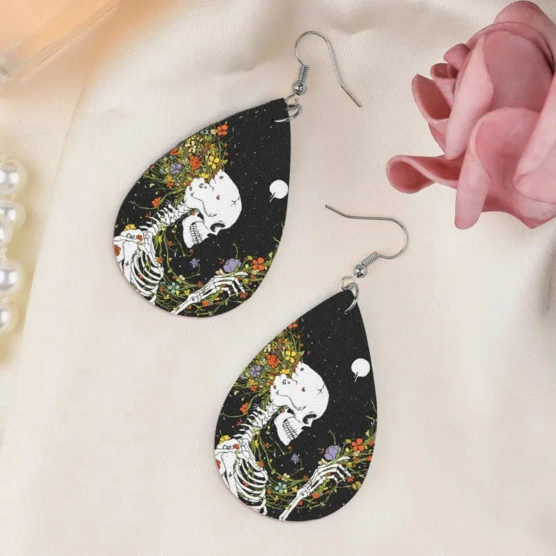 Bohemian Style PU Leather Skull Print Drop Earrings für Männer und Frauen