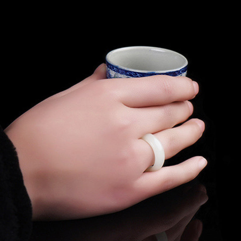 Chavri Runder weißer Jade-Cyan-Jade-Schutzring