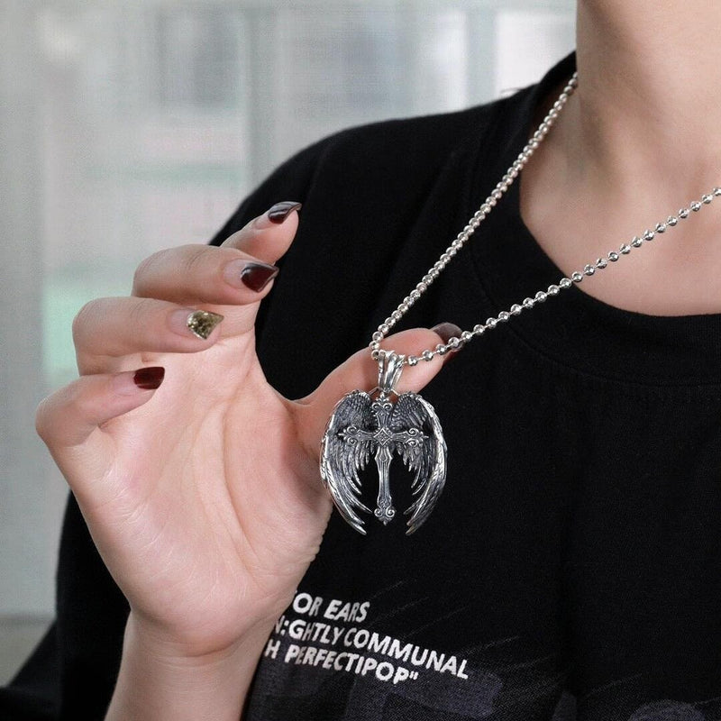 Engelsflügelkreuz -Halskette