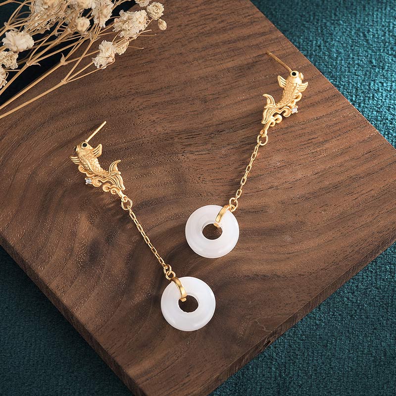 Chavri FengShui Koi Glücksohrringe aus weißer Jade