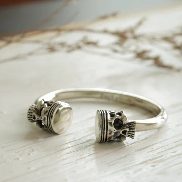 Biker -Kolben -Schädelarmband