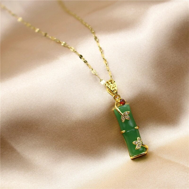 Jade-Amule-Halskette