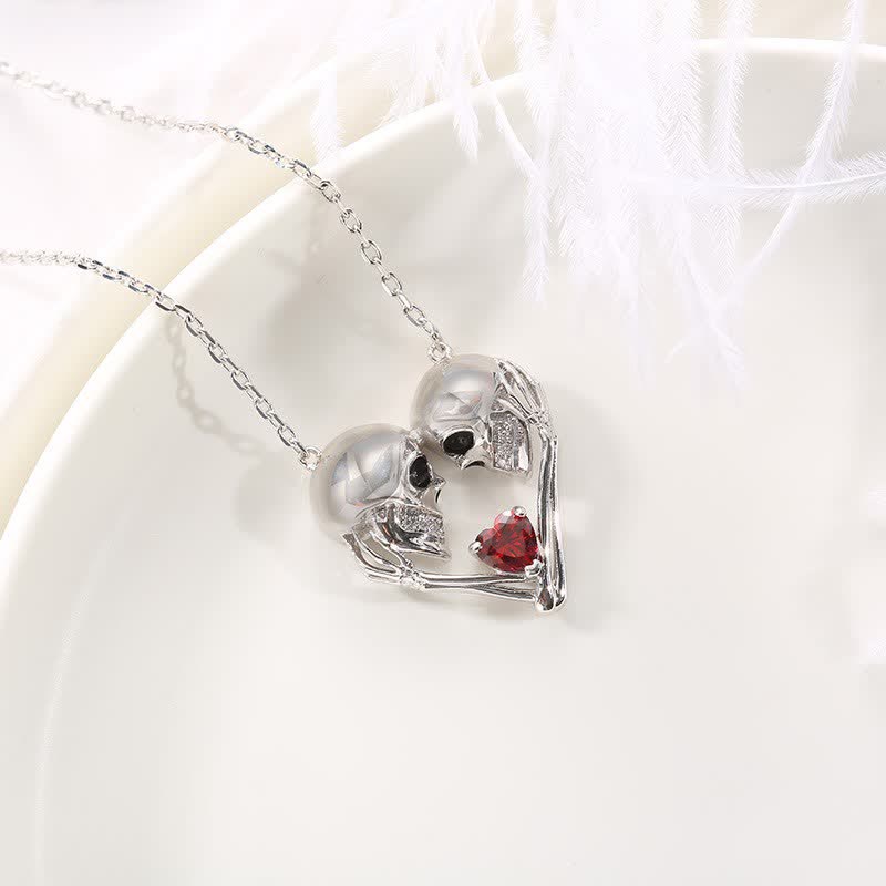 Verlieben Sie Sich Schädelpaar Mit Ruby Heart Halskette
