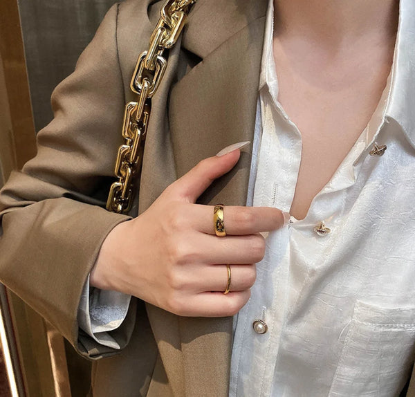 Edelstahl Ringe in Silberfarbe mit 18 Karat Goldbeschichtung für Damen - Minimalistische Goldringe für Frauen