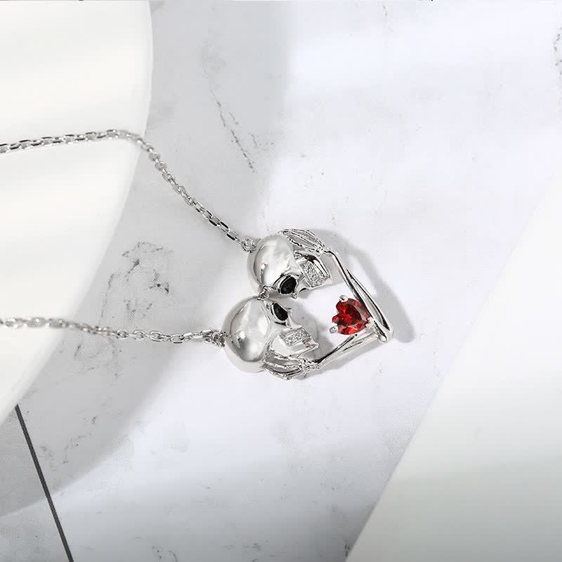 Verlieben Sie Sich Schädelpaar Mit Ruby Heart Halskette
