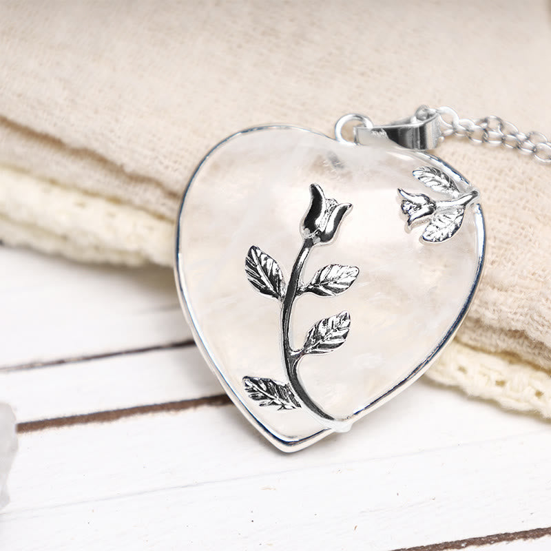 Halsketten mit Herzanhänger aus natürlichen Heilkristallen von Chavri