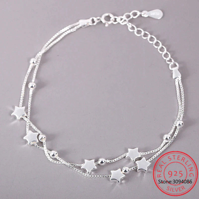 Verstellbares Armband mit zierlichen Sternen