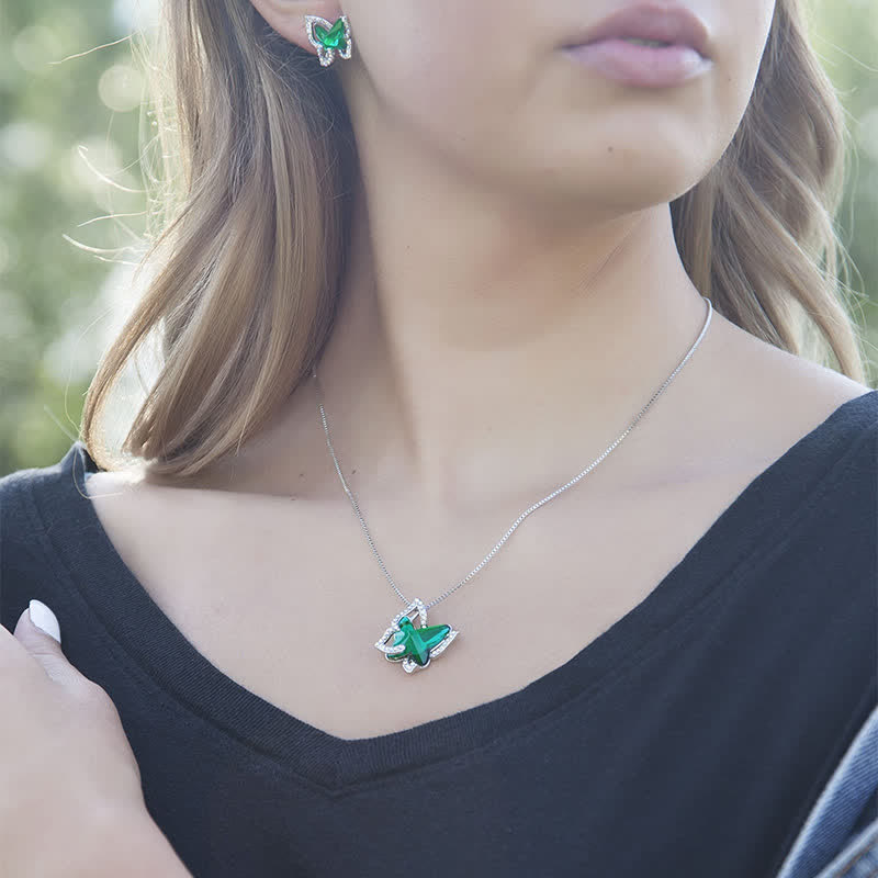 Verteilen Sie Ihren Flügelbutterfly -Geburtssteinkristall Halskette