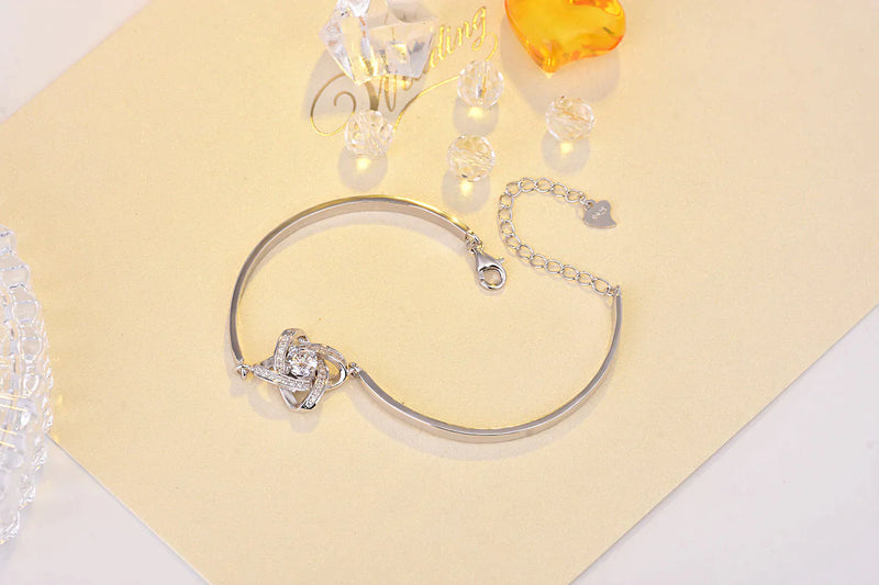 Liebesknoten-Armband