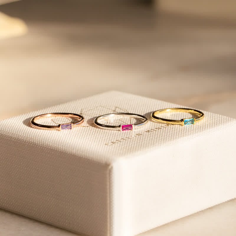 Zierliche Einfache Baguette Geburtssteinring