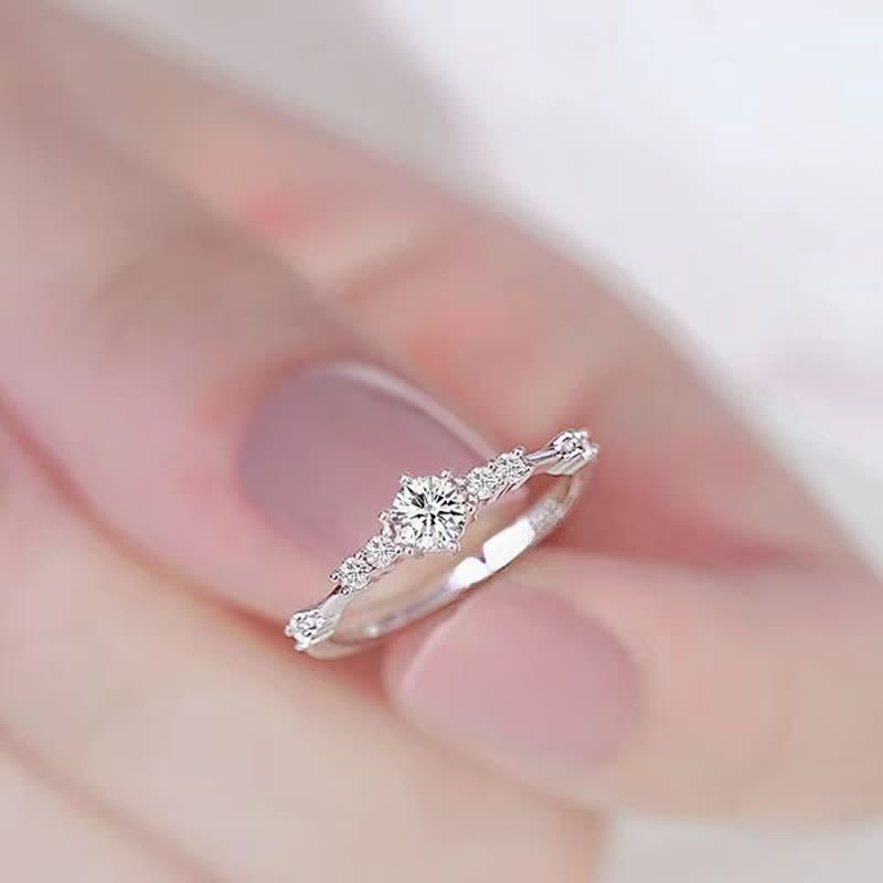 Gold Minimalist Edelstein -Verlobungsring