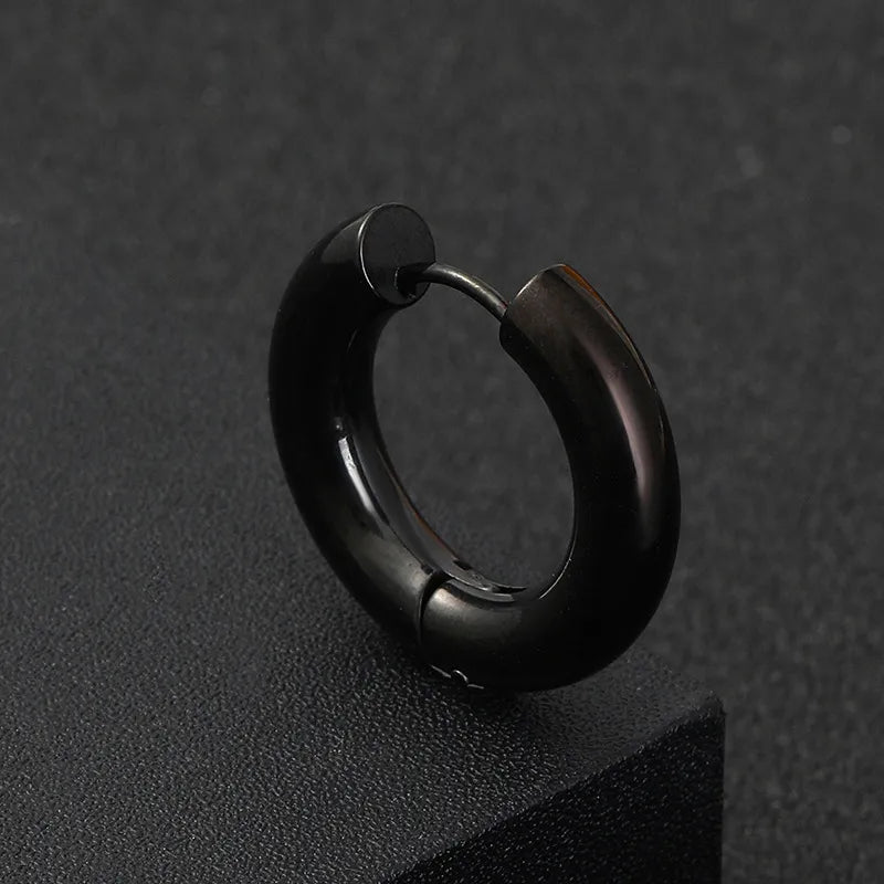 Schwarzes Unisex-Ohrring-Set aus Edelstahl mit 5 Paaren Piercing-Hoop-Ohrringen für Männer und Frauen Gothic Street Pop Hip Hop Circle Earring