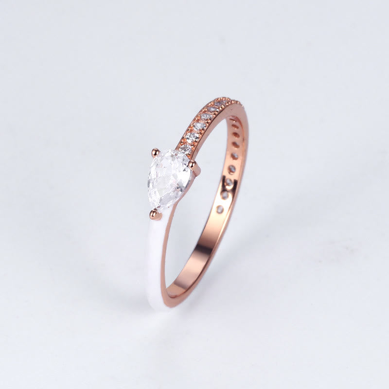 Schneiden Sie Den Halben Zahnschmelzring