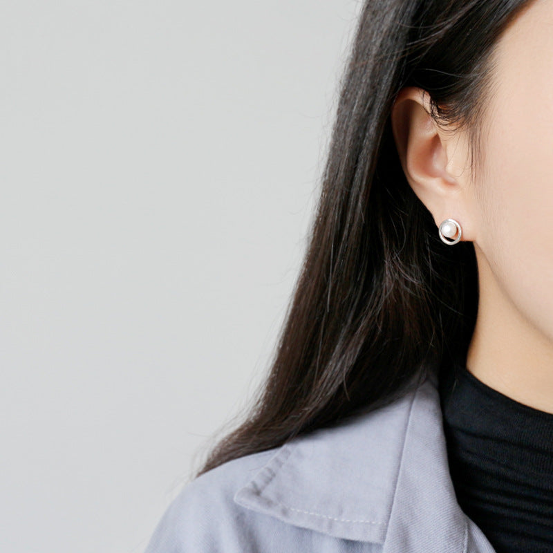 Celeste Ohrstecker aus 925er-Sterlingsilber mit runden Naturperlen