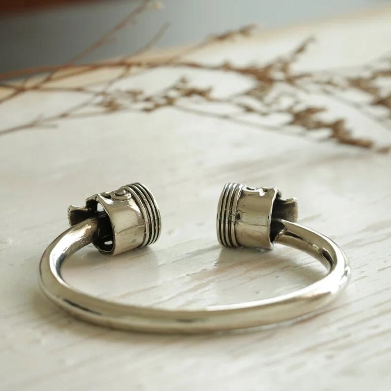 Biker -Kolben -Schädelarmband