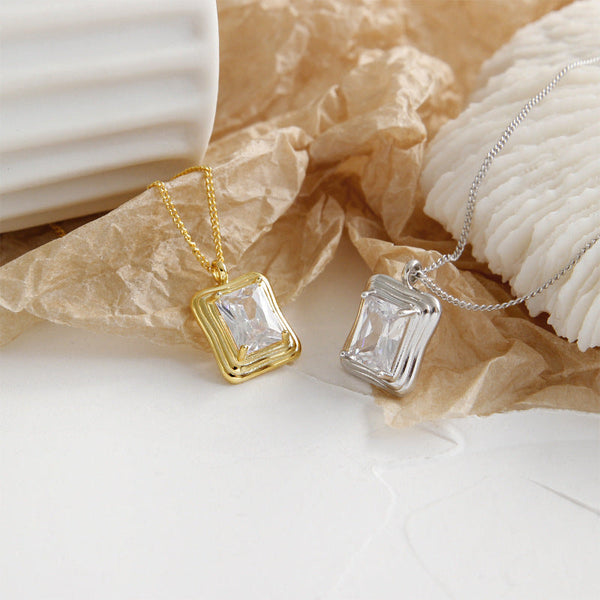 Einfache Geometrie-Quadrat-CZ-heiße Halskette aus 925er-Sterlingsilber