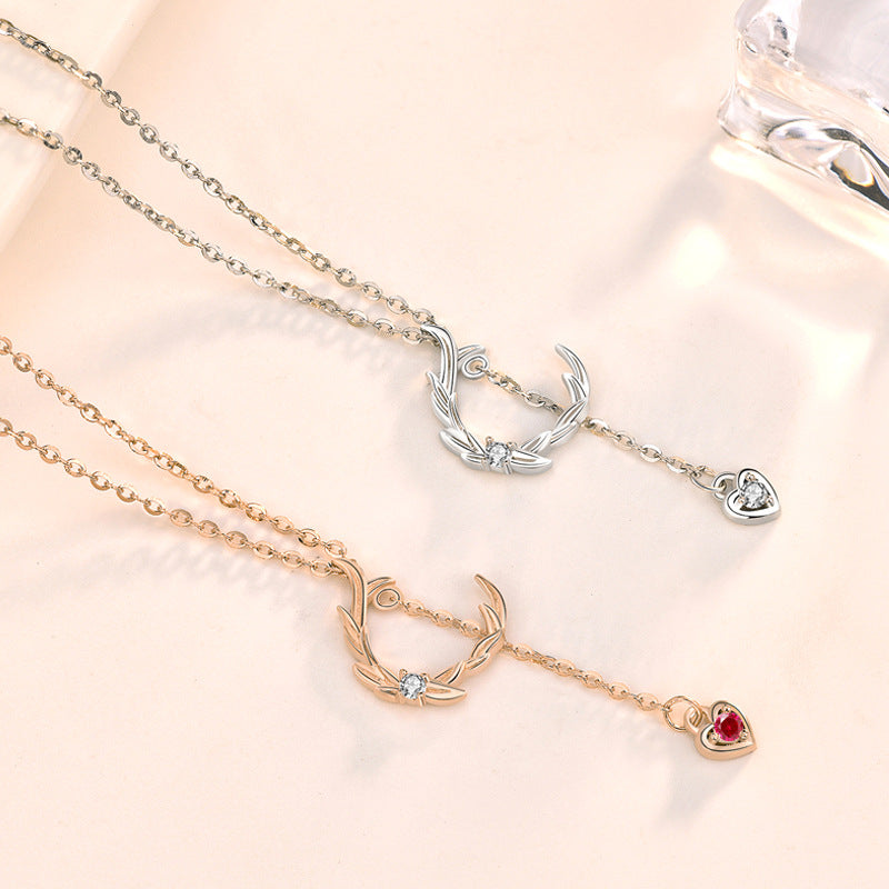 Jubiläums-Halskette aus 925er-Sterlingsilber mit CZ-C-förmigen Blatt-Herzquasten