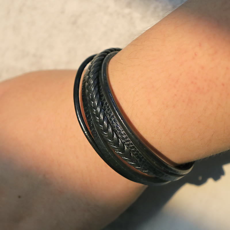 Chavri natürliches Lavagestein-Lederarmband mit schwarzen Onyxperlen