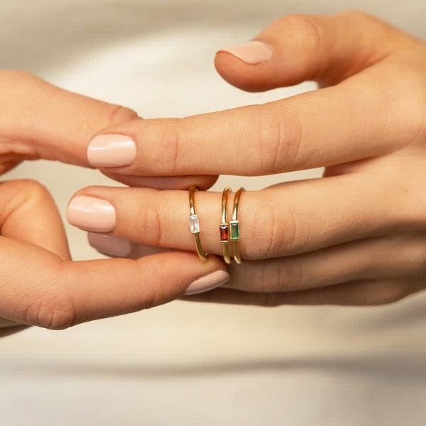 Zierliche Einfache Baguette Geburtssteinring