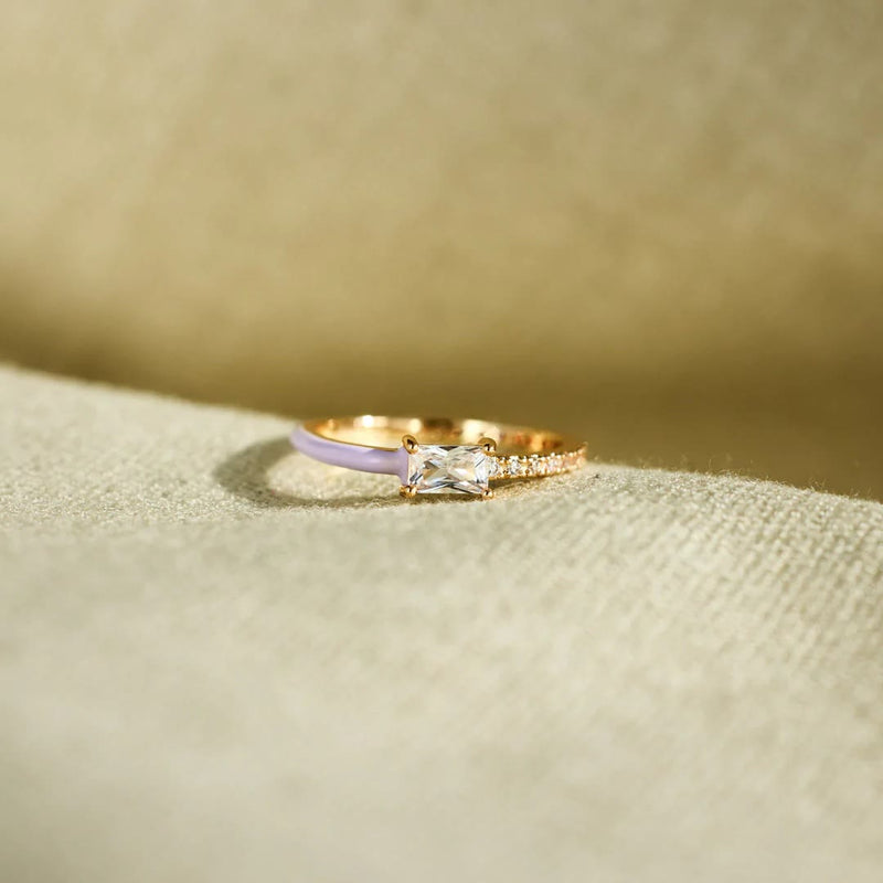 Schneiden Sie Den Halben Zahnschmelzring