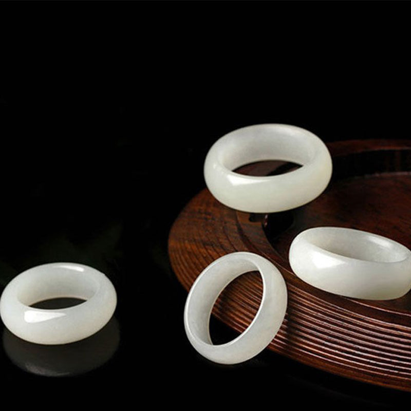 Chavri Runder weißer Jade-Cyan-Jade-Schutzring