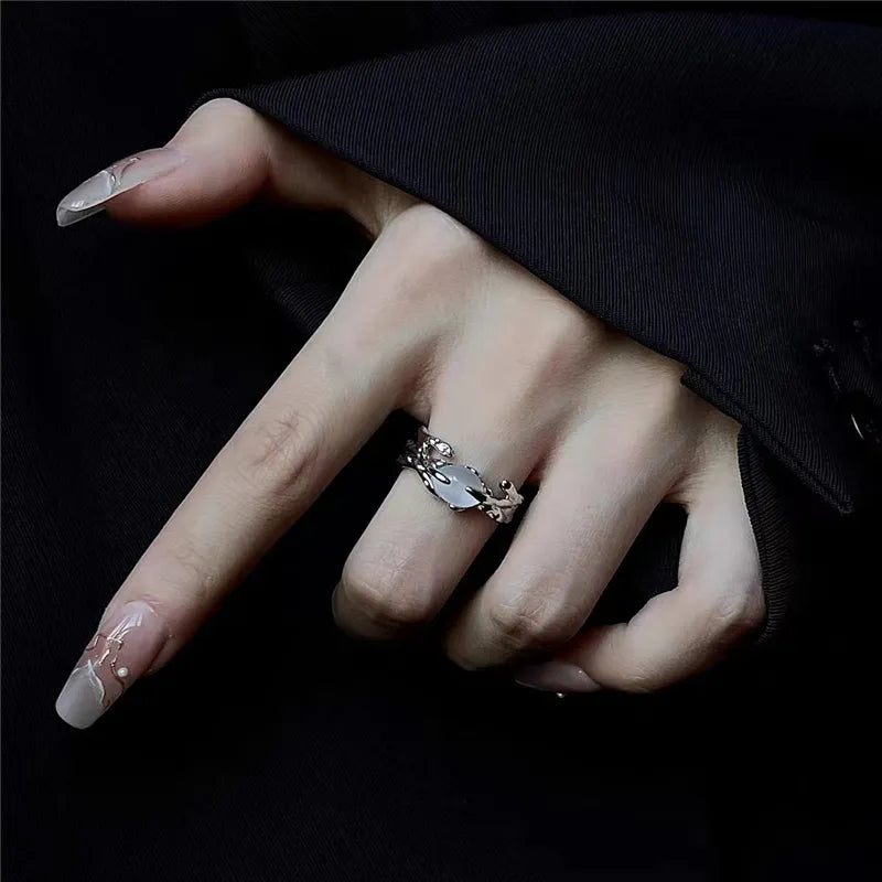 Punk Harajuku Goth Thorns Schwarz Silber Farbe Unregelmäßiges Herz Kreuz Offener Ring für Frauen Männer Liebhaber Vintage 90er Jahre Y2K Grunge Schmuck